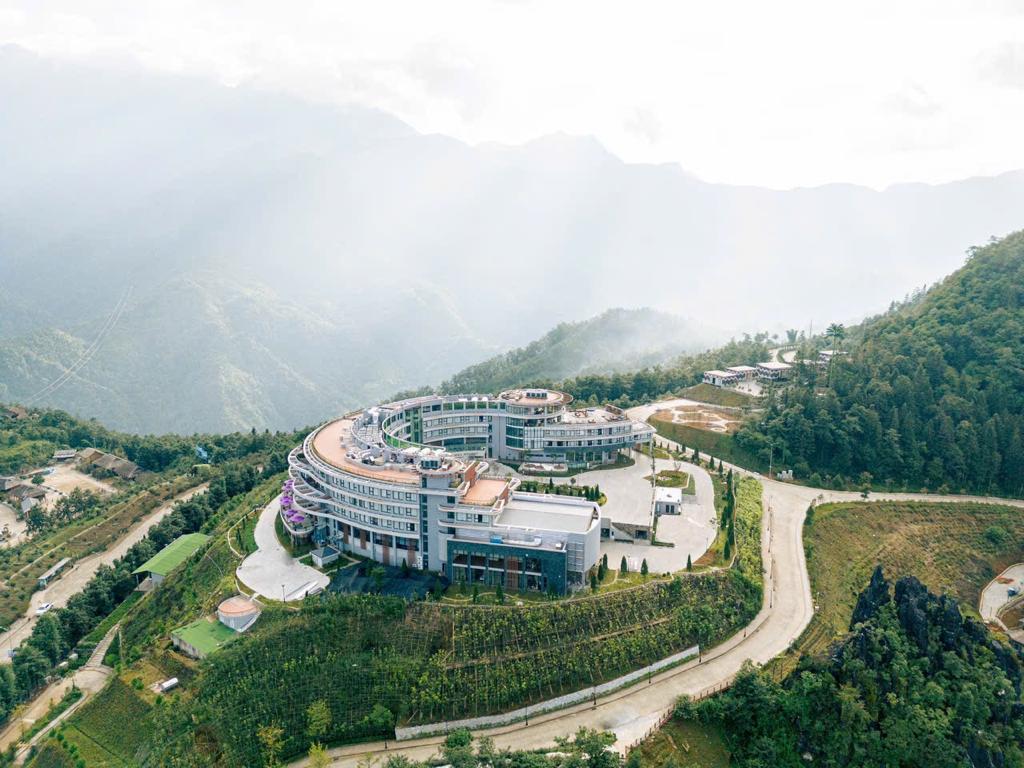 Lady Hill Sapa Resort